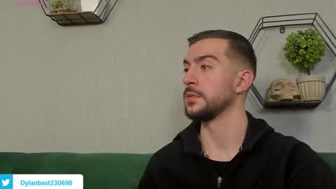 Snapshot of dylan_starxx chatting on 10/06/25, 01:58 Dylan online show from 10/06/25, 01:58