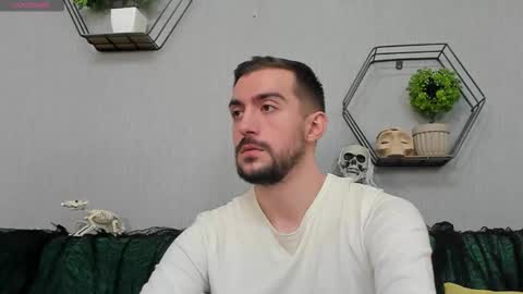 Snapshot of dylan_starxx chatting on 10/13/25, 11:16 Dylan online show from 10/13/25, 11:16