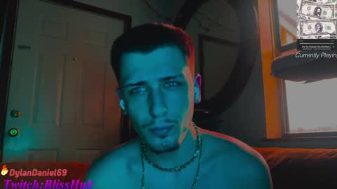 Snapshot of dylandaniel69 chatting on 01/05/25, 08:31 Dylan Daniel 7.8 online show from 01/05/25, 08:31