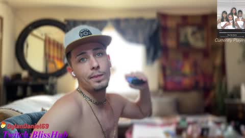 Snapshot of dylandaniel69 chatting on 01/07/25, 08:42 Dylan Daniel 7.8 online show from 01/07/25, 08:42