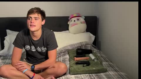 Snapshot of dylanfruits chatting on 10/15/25, 12:44 dylanfruits online show from 10/15/25, 12:44