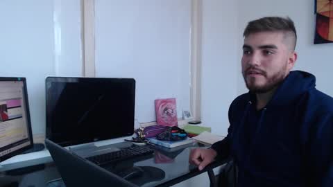 Snapshot of dylanhot10 chatting on 02/03/25, 08:03 dylanhot10 online show from 02/03/25, 08:03