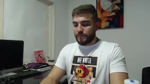 Snapshot of dylanhot10 chatting on 02/11/25, 11:44 dylanhot10 online show from 02/11/25, 11:44