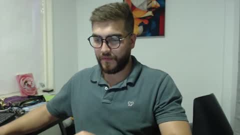 Snapshot of dylanhot10 chatting on 02/14/25, 12:19 dylanhot10 online show from 02/14/25, 12:19