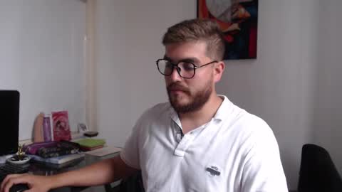 Snapshot of dylanhot10 chatting on 02/17/25, 09:52 dylanhot10 online show from 02/17/25, 09:52