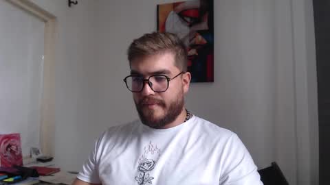 Snapshot of dylanhot10 chatting on 02/25/25, 08:41 dylanhot10 online show from 02/25/25, 08:41