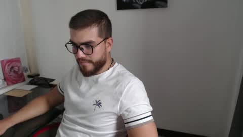 Snapshot of dylanhot10 chatting on 10/06/25, 09:34 dylanhot10 online show from 10/06/25, 09:34