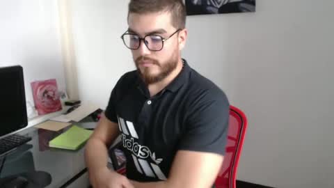 Snapshot of dylanhot10 chatting on 10/07/25, 08:39 dylanhot10 online show from 10/07/25, 08:39