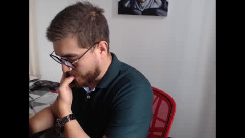 Snapshot of dylanhot10 chatting on 12/15/25, 07:51 dylanhot10 online show from 12/15/25, 07:51