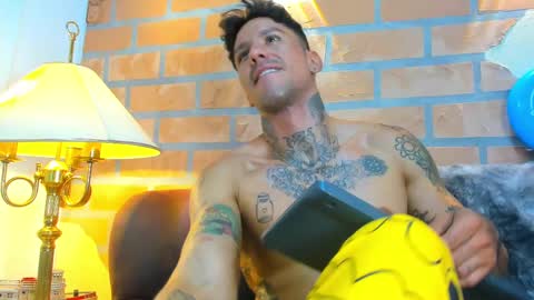 D Y L A N online show from 02/20/25, 03:34