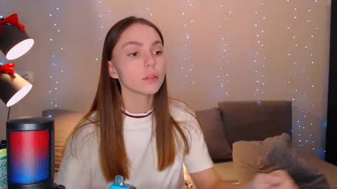 Snapshot of dyrinda chatting on 01/22/25, 07:56 Julia and Dima online show from 01/22/25, 07:56