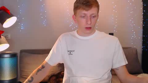 Snapshot of dyrinda chatting on 03/05/25, 09:37 Julia and Dima online show from 03/05/25, 09:37