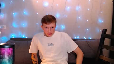 Snapshot of dyrinda chatting on 10/06/25, 01:25 Julia and Dima online show from 10/06/25, 01:25