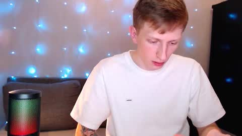 Snapshot of dyrinda chatting on 10/08/25, 09:01 Julia and Dima online show from 10/08/25, 09:01