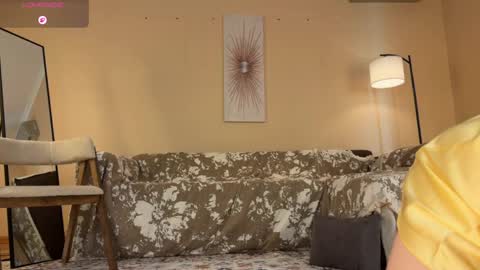 e1ara online show from 04/20/26, 10:51