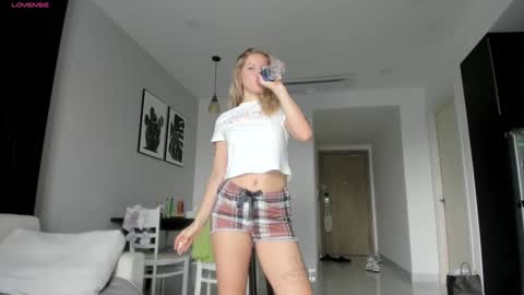 fansly - yourbestbaby online show from 01/09/25, 02:22