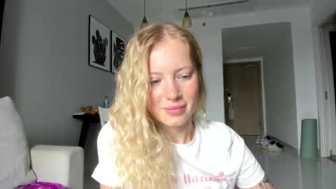 fansly - yourbestbaby online show from 02/15/25, 03:09