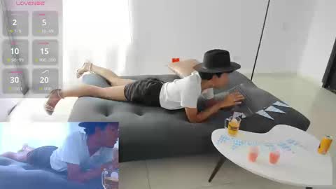 Snapshot of e_r_o_s_ chatting on 09/26/25, 08:13 John online show from 09/26/25, 08:13