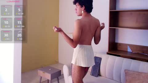 Snapshot of e_r_o_s_ chatting on 10/04/25, 02:37 John online show from 10/04/25, 02:37