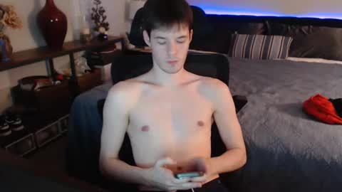 Snapshot of ealexk chatting on 04/21/26, 03:24 Alex online show from 04/21/26, 03:24