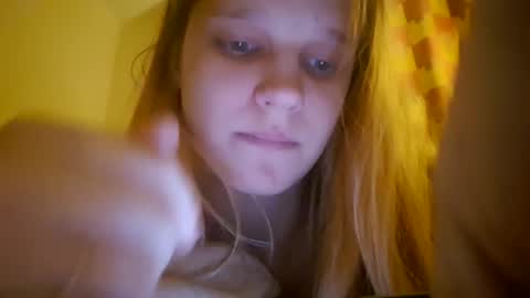 Snapshot of eannax chatting on 12/20/25, 11:12 eannax online show from 12/20/25, 11:12