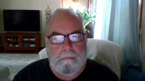 Snapshot of earl52 chatting on 06/20/26, 12:41 earl52 online show from 06/20/26, 12:41