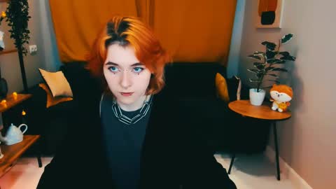 Snapshot of earl_lunar chatting on 01/18/25, 12:35 Earl online show from 01/18/25, 12:35