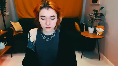 Snapshot of earl_lunar chatting on 01/18/25, 03:53 Earl online show from 01/18/25, 03:53