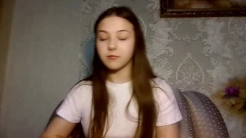 Yuni online show from 03/22/26, 01:58