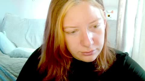 Snapshot of earn_my_lily chatting on 04/26/26, 07:39 Lily online show from 04/26/26, 07:39