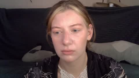 Snapshot of earn_my_lily chatting on 05/11/26, 07:36 Lily online show from 05/11/26, 07:36
