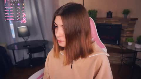 Snapshot of earthadobb chatting on 10/06/25, 06:33 Emma online show from 10/06/25, 06:33