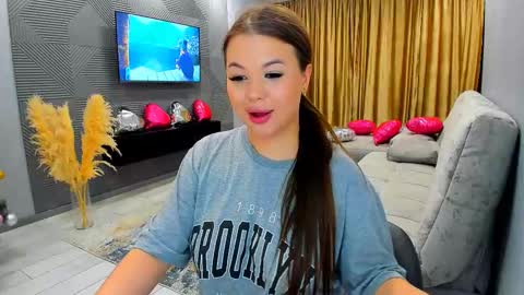 Snapshot of easternbeautyy chatting on 02/18/25, 10:03 easternbeautyy online show from 02/18/25, 10:03