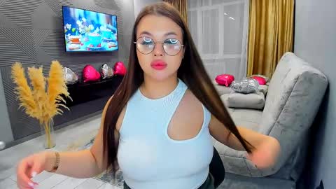 Snapshot of easternbeautyy chatting on 03/02/25, 10:59 easternbeautyy online show from 03/02/25, 10:59