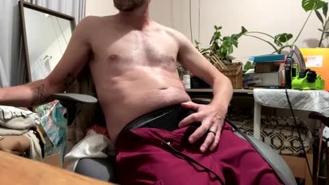 Snapshot of easydoesit69 chatting on 12/10/24, 03:30 easydoesit69 online show from 12/10/24, 03:30