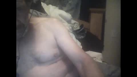 Snapshot of easye4015 chatting on 11/19/25, 12:16 Easye online show from 11/19/25, 12:16