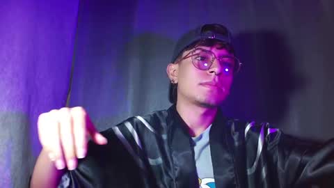 Snapshot of eather_luxury chatting on 01/12/25, 08:57 eather_luxury online show from 01/12/25, 08:57