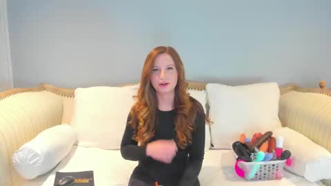 Snapshot of eatmygingersnapps chatting on 12/10/24, 05:00 Allison online show from 12/10/24, 05:00