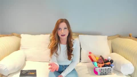 Snapshot of eatmygingersnapps chatting on 12/23/24, 03:44 Allison online show from 12/23/24, 03:44