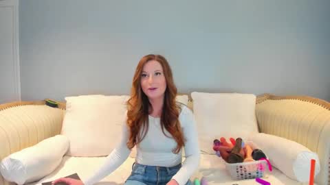 Snapshot of eatmygingersnapps chatting on 02/12/25, 04:00 Allison online show from 02/12/25, 04:00
