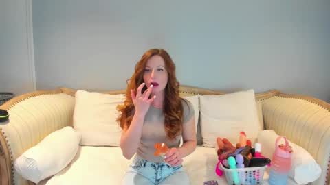 Snapshot of eatmygingersnapps chatting on 02/18/25, 04:16 Allison online show from 02/18/25, 04:16