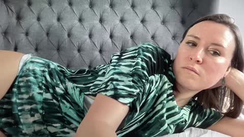 Snapshot of eatmypie69 chatting on 03/05/25, 10:00 Nadia Ferreira online show from 03/05/25, 10:00
