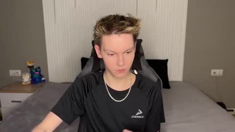 Snapshot of eaton_ chatting on 01/16/26, 06:23 eaton_ online show from 01/16/26, 06:23