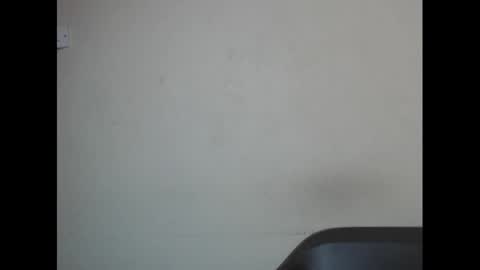 Snapshot of eatuupx chatting on 12/21/24, 02:26 eatuupx online show from 12/21/24, 02:26