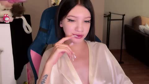 Snapshot of eazylove156 chatting on 09/12/25, 05:29 Michael online show from 09/12/25, 05:29