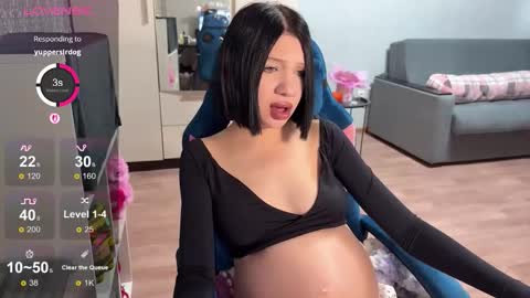 Snapshot of eazylove156 chatting on 11/07/25, 04:12 Michael online show from 11/07/25, 04:12