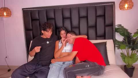 Boys Prado Vikingo and Girl online show from 01/07/26, 07:38