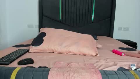 Angelina online show from 02/18/26, 03:35