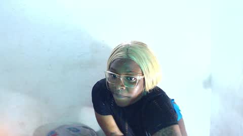 Snapshot of ebony_chayna chatting on 01/02/25, 06:01 chayna smith online show from 01/02/25, 06:01