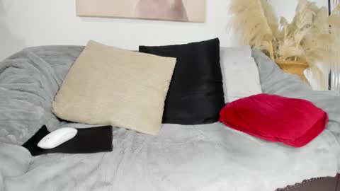 Cristal Ebony online show from 11/18/25, 03:56